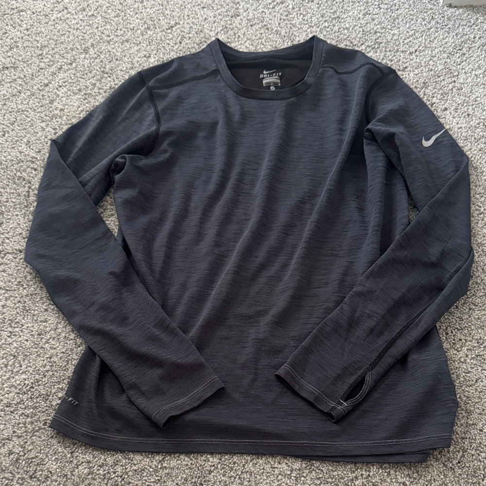 Nike Men's Dry Fit Dark Gray Long Sleeve Tee - Medium